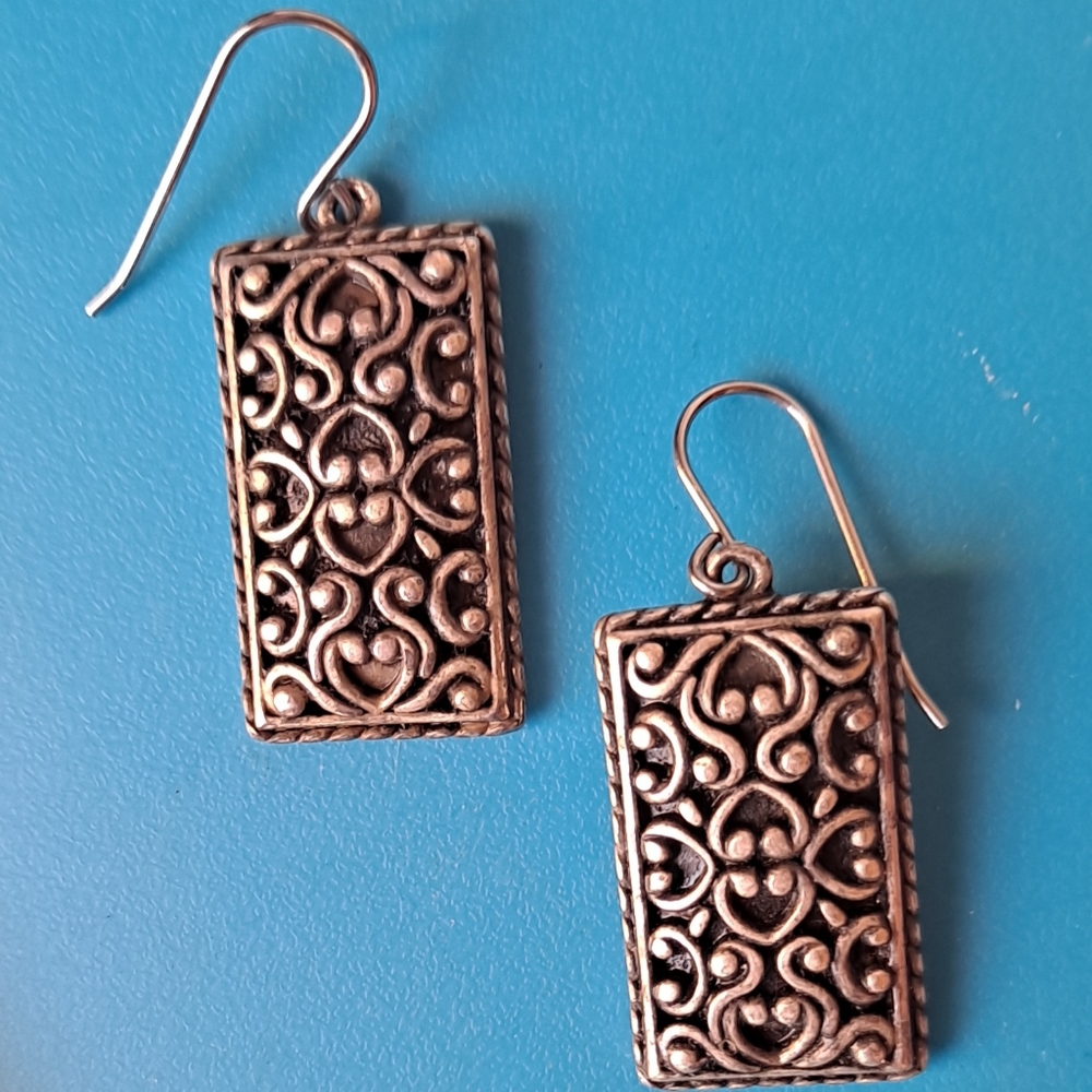 Intricate earing set